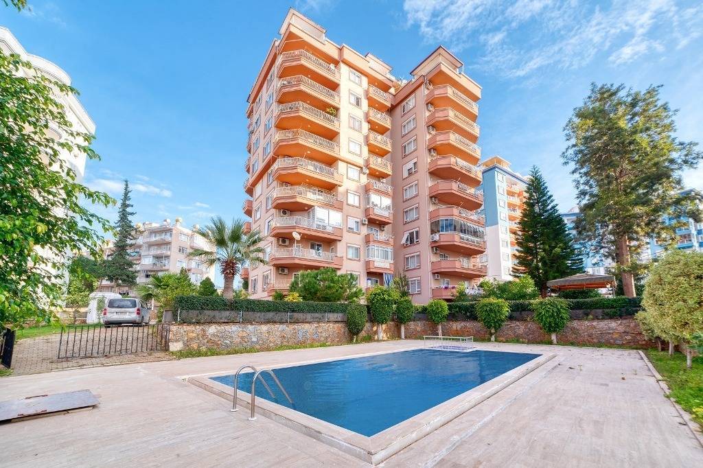 Spacious apartment in the popular part of Alanya - Tosmur