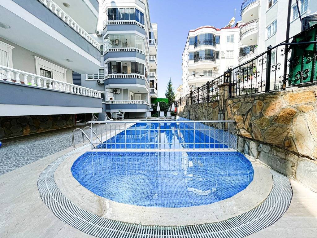 Zařízený apartmán na prodej v blízkosti pláže v Turecku, Alanya - Oba