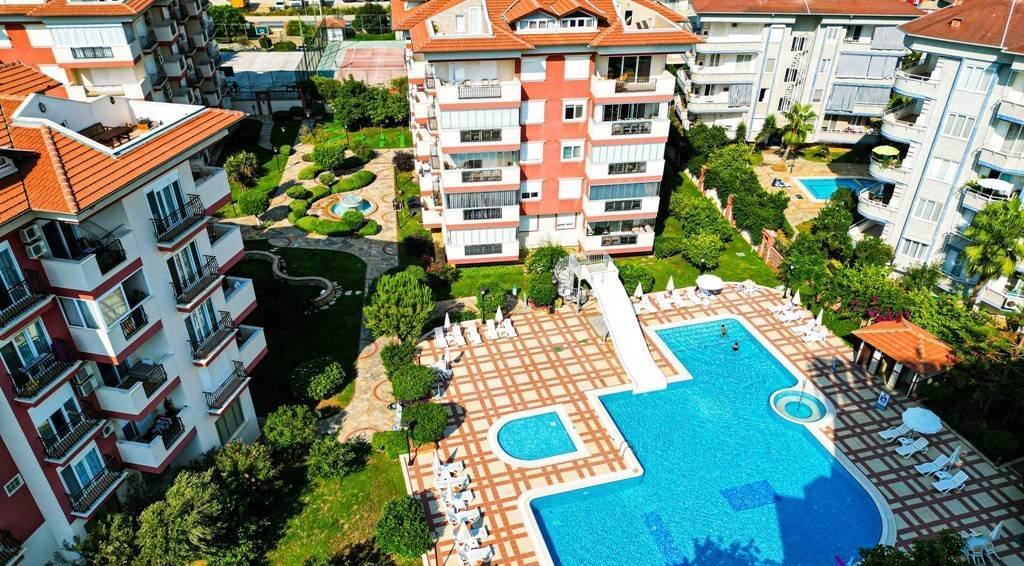 Alanya - Oba'da geniş üç odalı daire