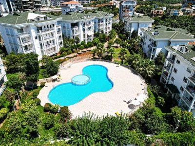 Furnished three-room apartment in Alanya - Oba
